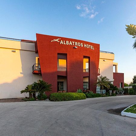 Albatros Hotel Сиракуза Екстериор снимка
