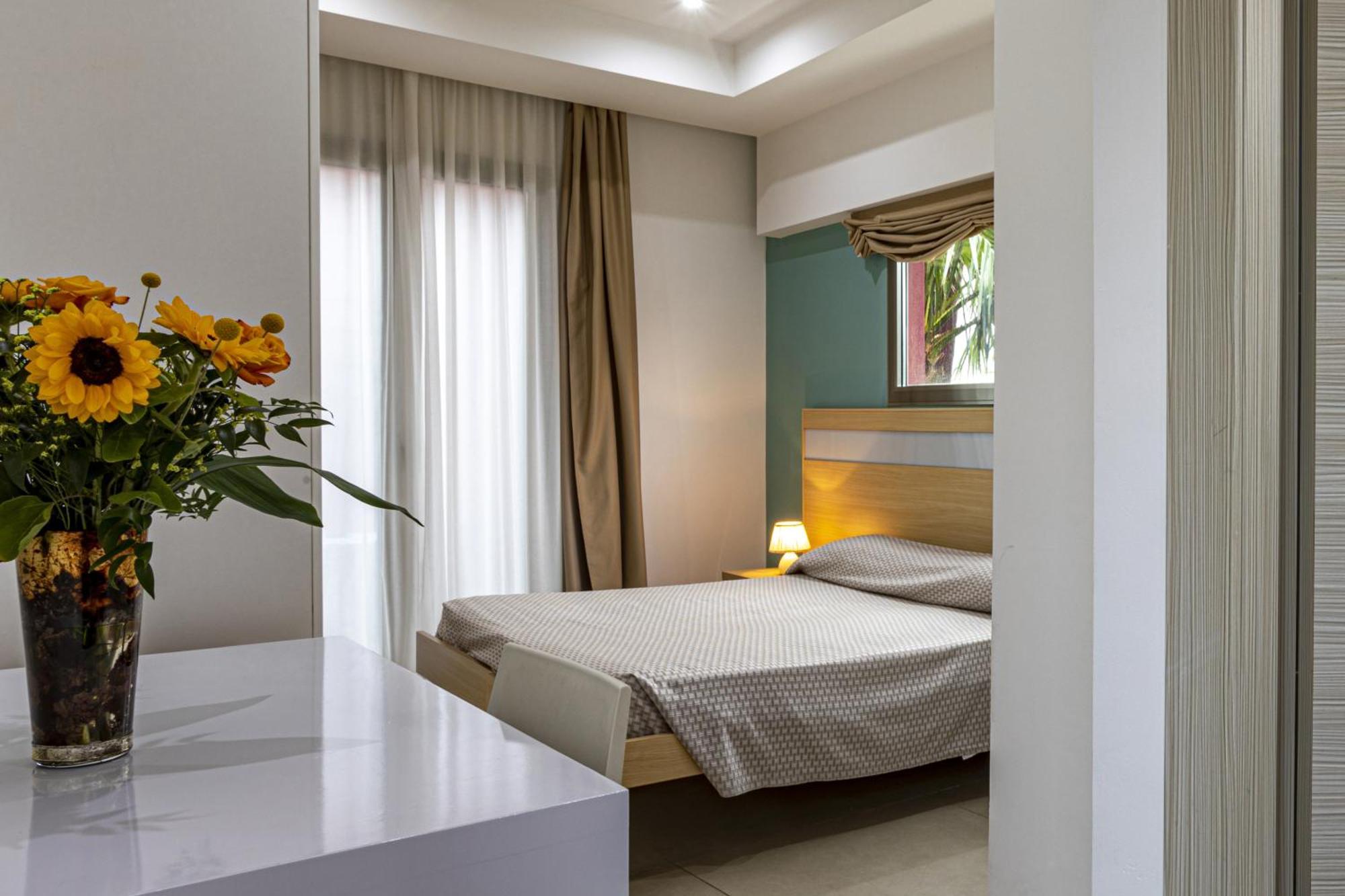 Albatros Hotel Сиракуза Екстериор снимка